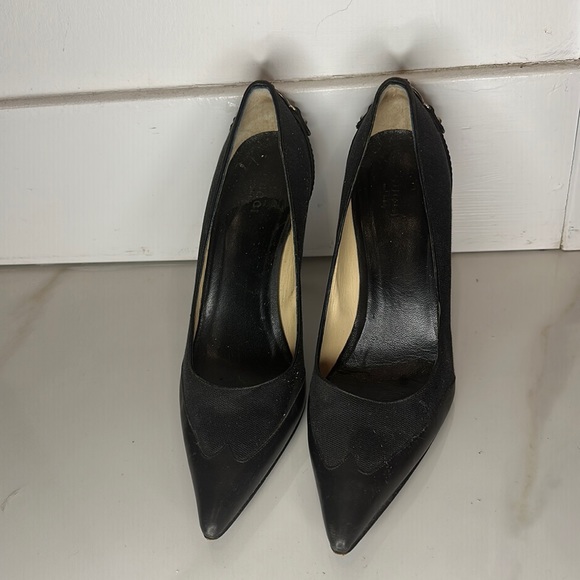 Gucci black pointy heels. Gucci logo in the back - Picture 1 of 4